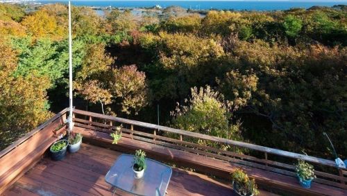 87 Oyster Pond Rd, Falmouth, MA 02540-1632