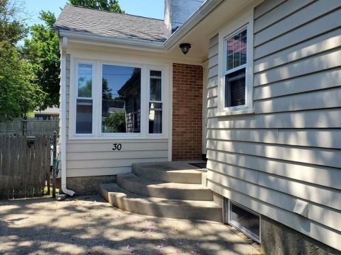 30 Hartford Pl, Warwick, RI 02888-2932