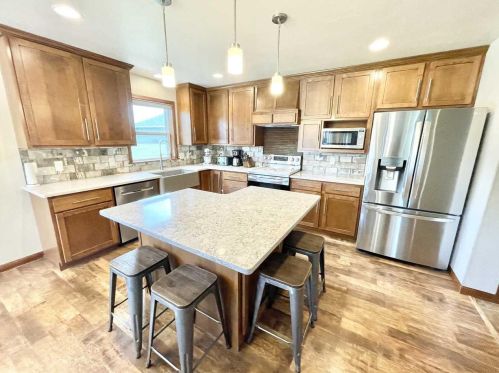 401 Sweetflag Ave, Fond Du Lac WI  54935-1875 exterior