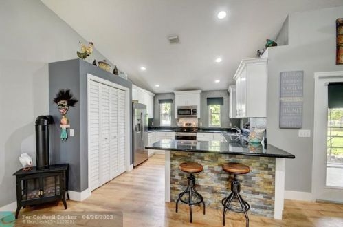 16217 93rd Rd, Town Of Loxahatchee Groves FL  33470-5177 exterior