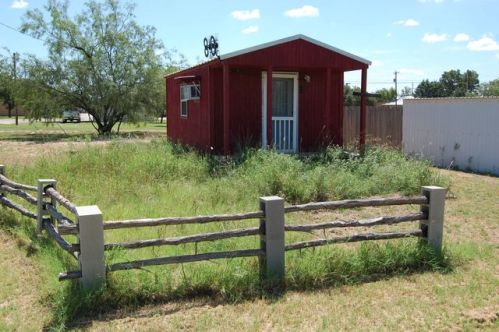 610 Chadbourne St, Robert Lee, TX 76945