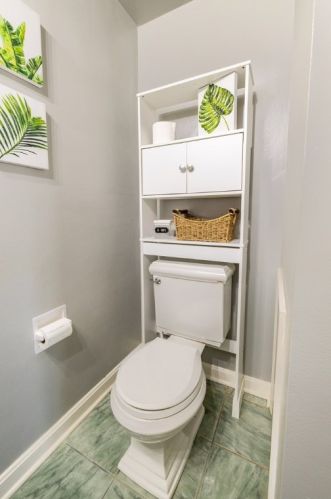 2816 Castlegate Ave, Pittsburgh PA 15226-2010 exterior