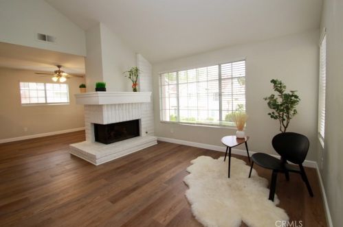 73 Woodleaf, Irvine CA  92614-7081 exterior