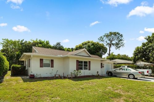 982 Cardinal St, Naples FL  34104-4474 exterior