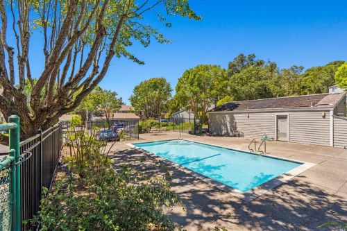 1468 Townview Ave, Santa Rosa CA  95405-7561 exterior