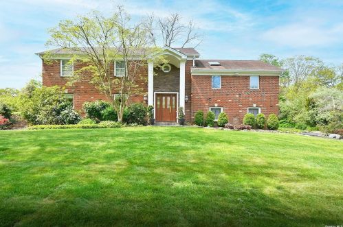 9 Pettit Dr, Huntington Station, NY 11746-5921