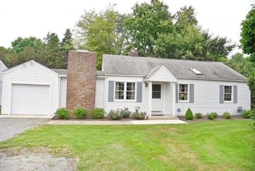 614 Buhl Farm Dr, Hermitage, PA 16148-2509