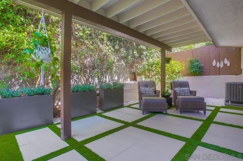 2372 La Costa Ave, Carlsbad CA  92009-6933 exterior