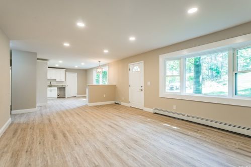 92 Bartlett Rd, Middle Island NY  11953-1811 exterior