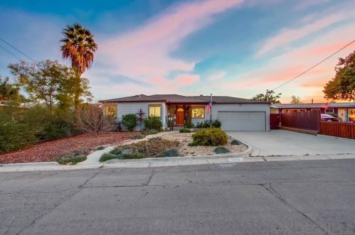 9205 Southern Rd, La Mesa, CA 91942-3611