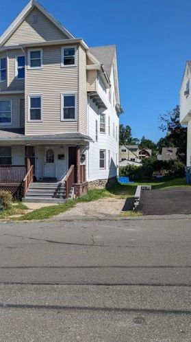 33 Edin Ave, Waterbury, CT 06706-2113