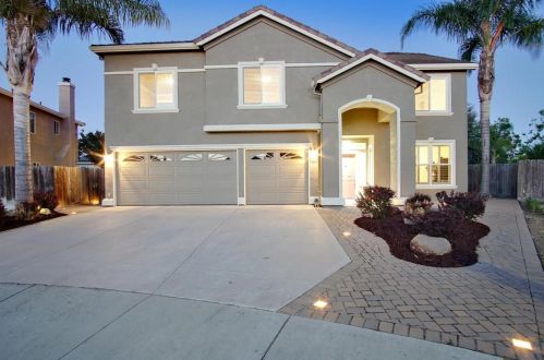 2171 Clearview Dr, Hollister, CA 95023-6269