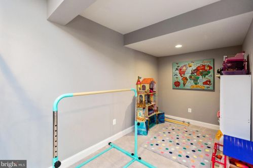 19277 Crk Fld Cir, Leesburg VA  20176-1621 exterior