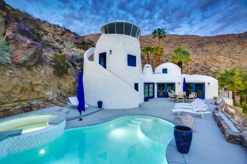 400 Camino Alturas, Palm Springs CA  92264-8996 exterior