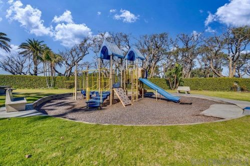 82 Montego Ct, San Diego CA  92118-3251 exterior