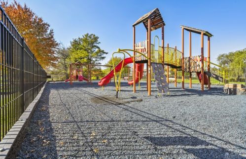 154 Locust Ct, Flemington NJ  08822-2001 exterior