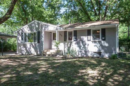 926 Mission Ave, Manhattan KS  66502-4401 exterior