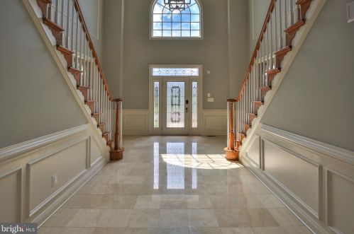 17674 Tobermory Pl, Leesburg VA  20175-7052 exterior