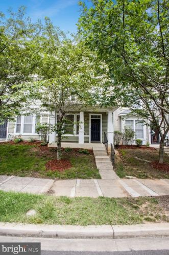 1412 Shippen Ln, Washington, DC 20020-2904