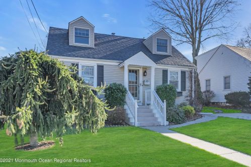 1314 Spruce Ave, Tinton Falls, NJ 07712-4648