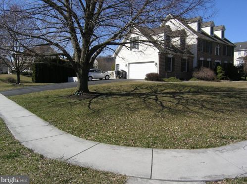 497 Crape Myrtle Dr, South Middleton, PA 17007-9576