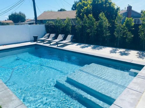 9614 Telegraph Rd, Downey, CA 90240-2501