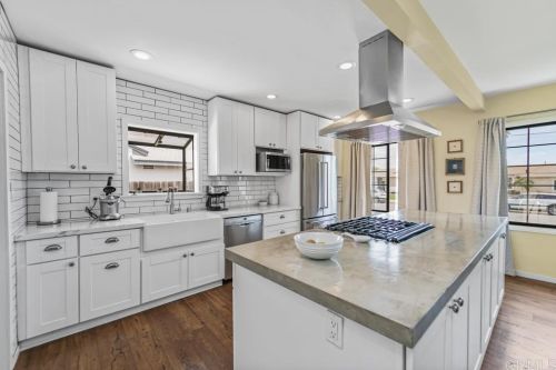 8470 El Paso St, La Mesa, CA 91942-2705