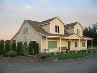 9541 Sagemoor Rd, Pasco, WA 99301-8781