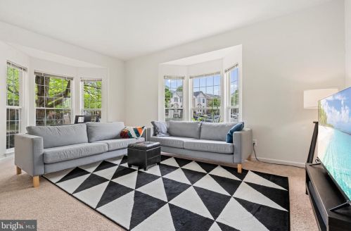 6975 Manahoac Pl, Gainesville VA  20155-1638 exterior