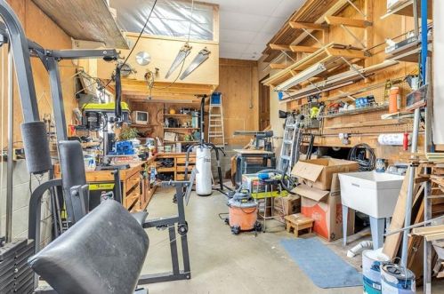 131 Chippewa Park Rd, Beaver Falls PA  15010-1459 exterior