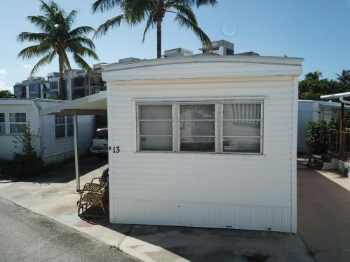 13 Bamboo Dr, Boynton Beach, FL 33435-7371