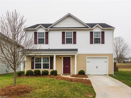 1509 Hamilton Hills Dr, Greensboro, NC 27406-9812