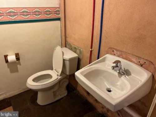 300 Highland Ter, Holmes PA  19043-1310 exterior