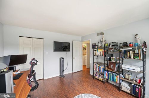 3080 Harbour Dr, Palmyra NJ 08065-2219 exterior