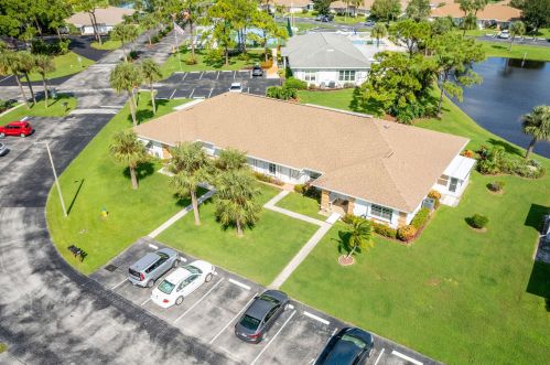1228 Lakes End Dr, Fort Pierce, FL 34982-5223