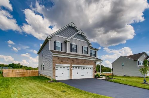1493 Mary Lou Dr, Pataskala, OH 43062-5033