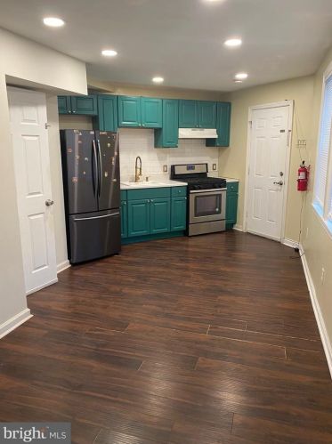 2976 Congress Rd, Camden NJ  08104-3632 exterior