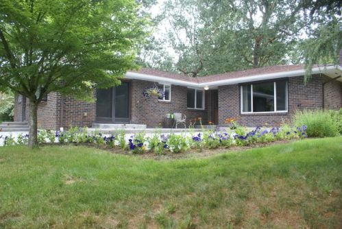 8309 Phillips Rd, Lakewood, WA 98498-6349