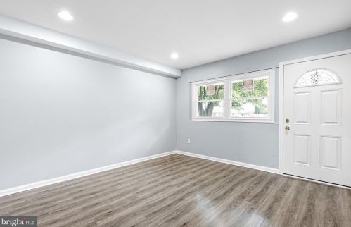 33 Thorn Ln, New Castle, DE 19720-2151