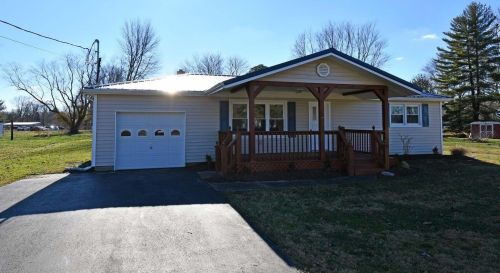 208 Holly Ln, Mount Olive, OH 45106-1038