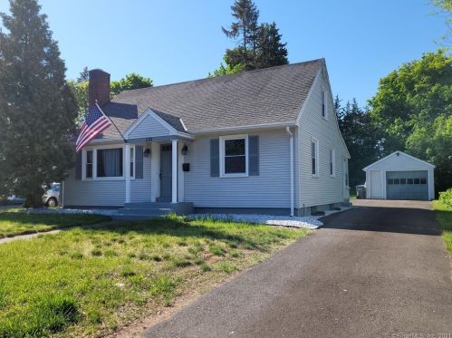 210 High St, Manchester, CT 06040-5749