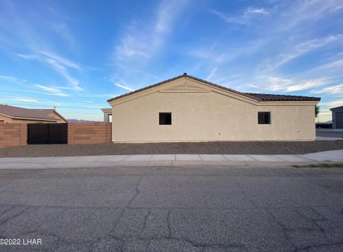 9094 Saguaro Cir, Mohave Valley AZ  86440-8631 exterior