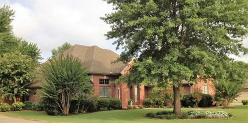1735 Hartford Dr, Fayetteville, AR 72701-3063
