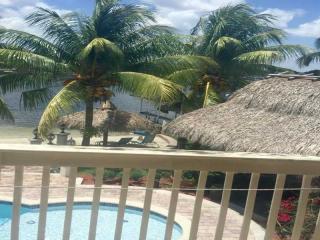 8340 185th St, Hialeah, FL 33015-2645