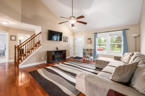 401 Sandmar Ct, Pataskala, OH 43062-7566
