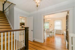 66 Snedecor Ave, Bay Port, NY 11705-2133