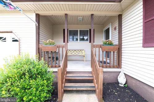 6 Pendleton Dr, Berlin Boro NJ  08009-9672 exterior