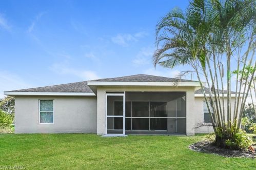 2818 45 St, Lehigh Acres FL 33976-4748 exterior