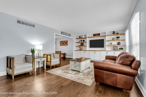 19 Conifer St, Wall Township NJ  07731-2620 exterior