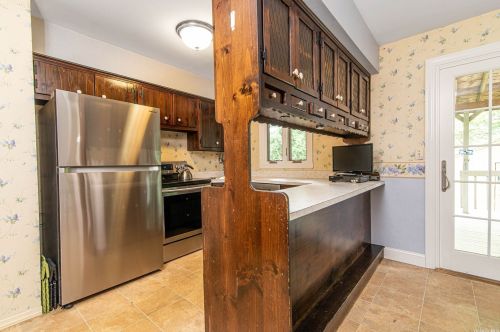 305 9th Ave, Elwood NY  11731-2127 exterior